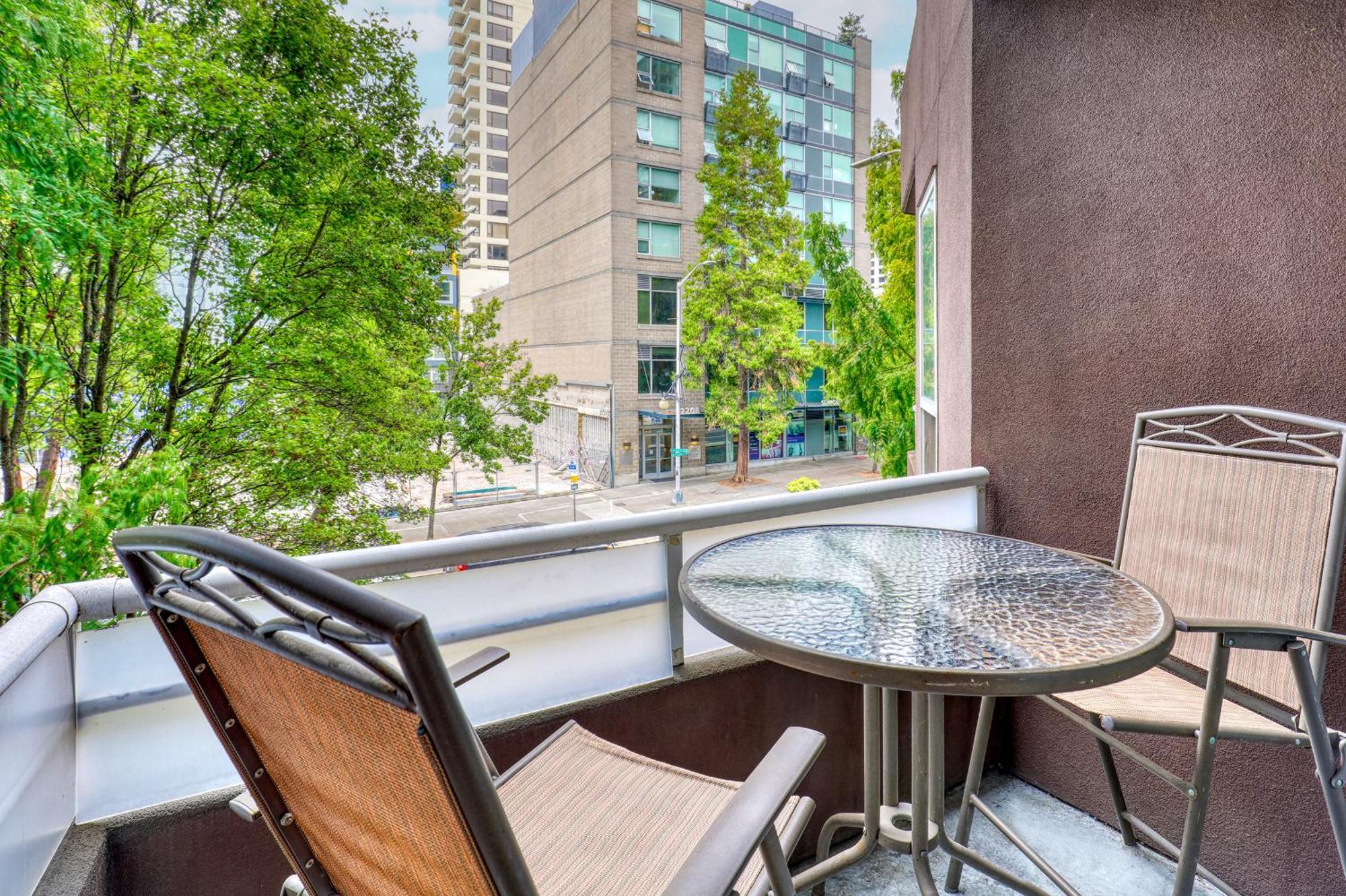 Quest Travels Hotel Seattle Exterior photo